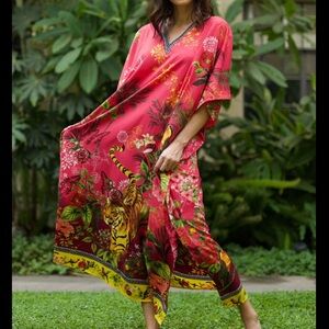 < Winlar Vibrant Safari Theme Long Satin Caftan >